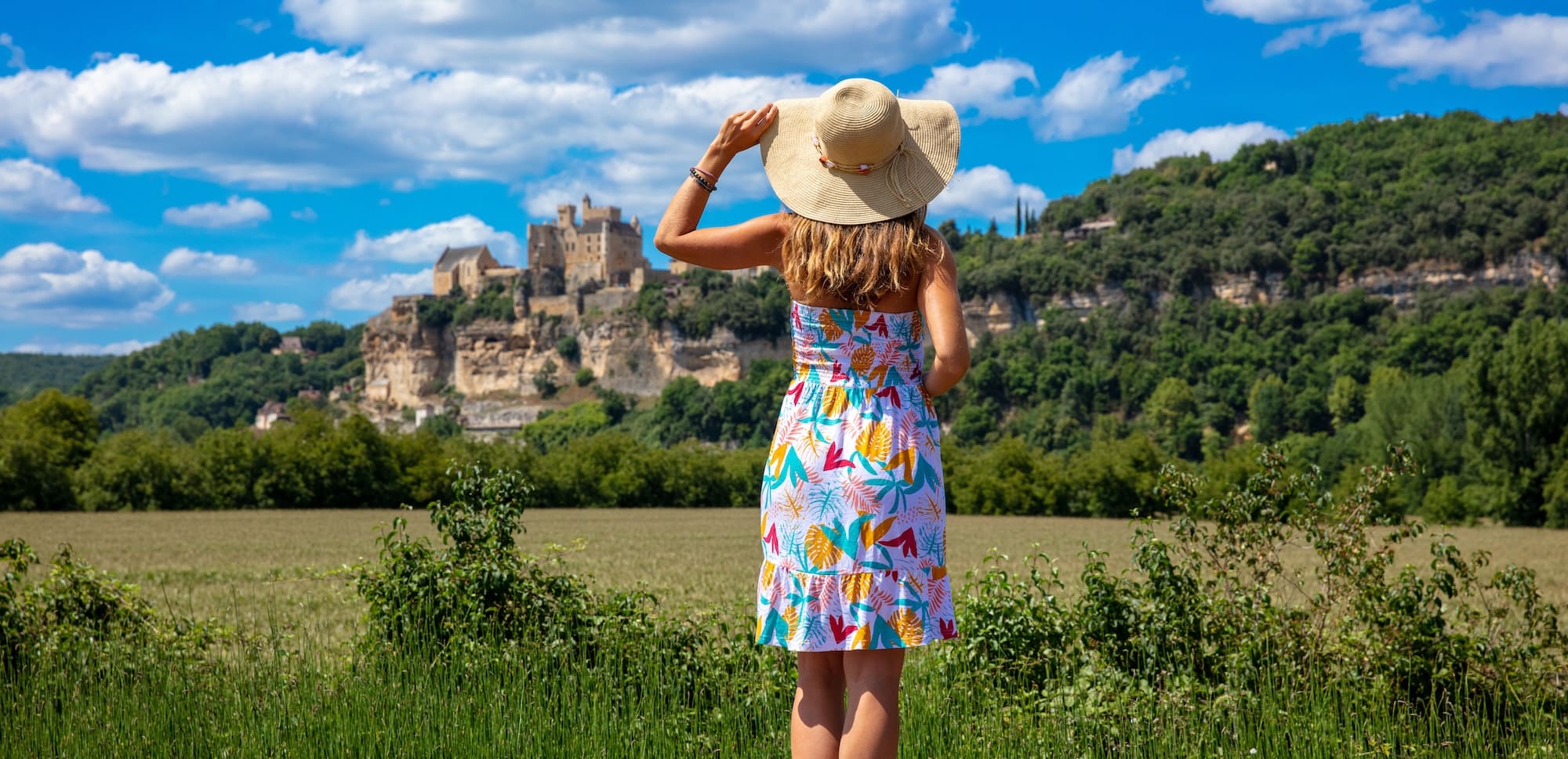femme voyage beynac cazenac chateau dordogne