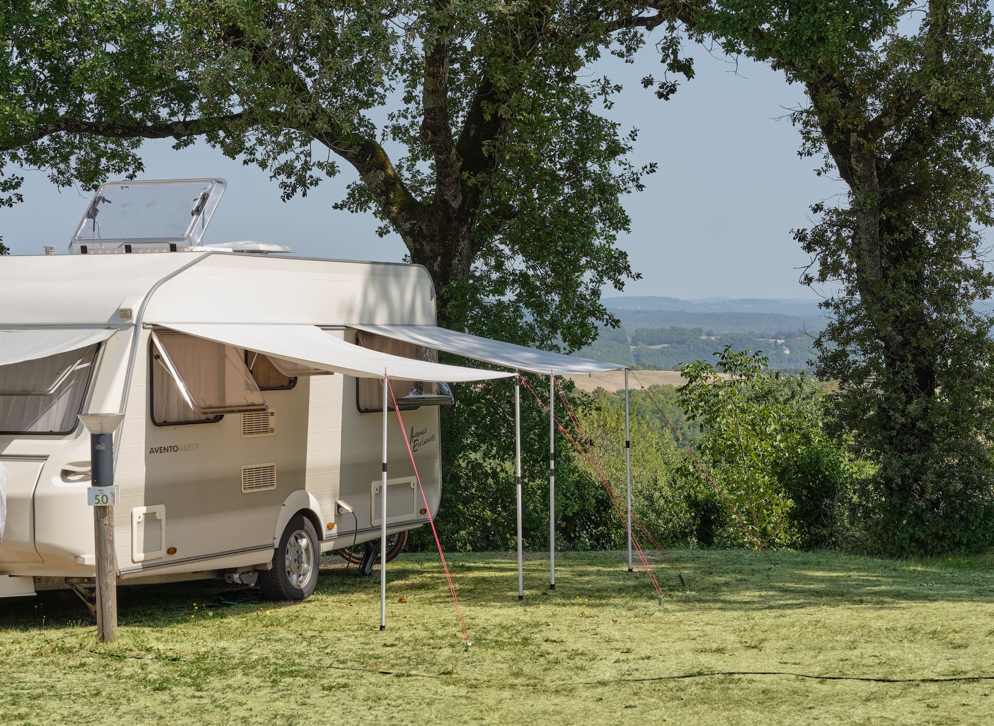 camping le daguet - pitch tent dordogne caravan
