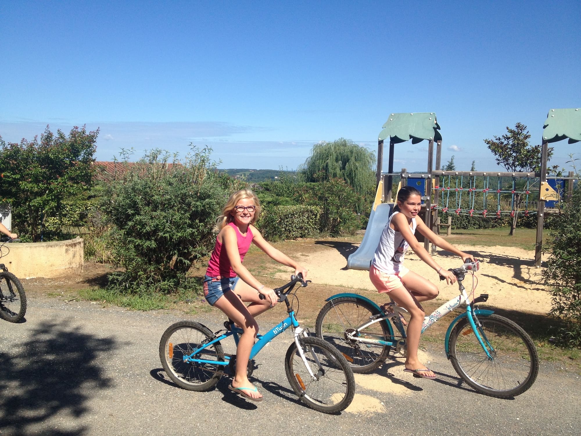 camping le daguet children cycling activities services