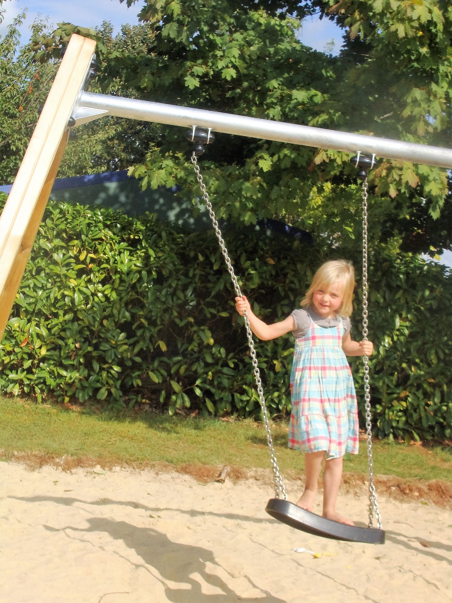 camping le daguet children's swing games little girl dordogne